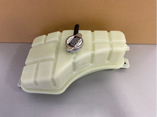 Zbiorniczek wyrównawczy układu chłodzenia Polcar 4070ZB1 cena, od 56,45 USD