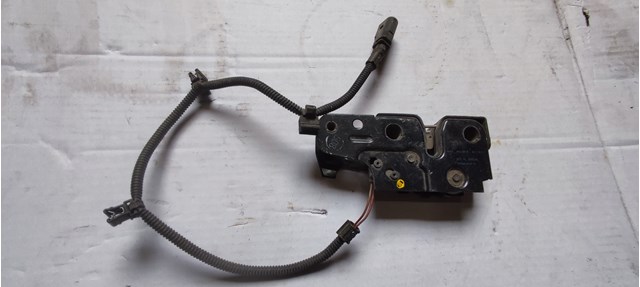  Zamek maski Seat Leon 2