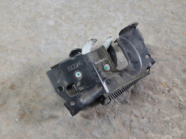 7431369 BMW Zamek maski lewy