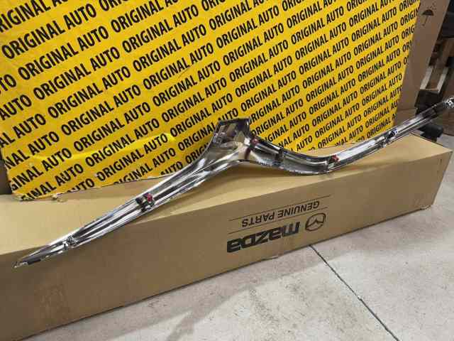 Do koszyka GSH7507K0D Mazda Listwa ochronna atrapy chłodnicy lewa