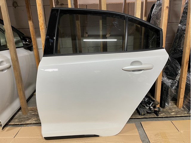 Drzwi tylne lewe do Toyota Corolla  E21