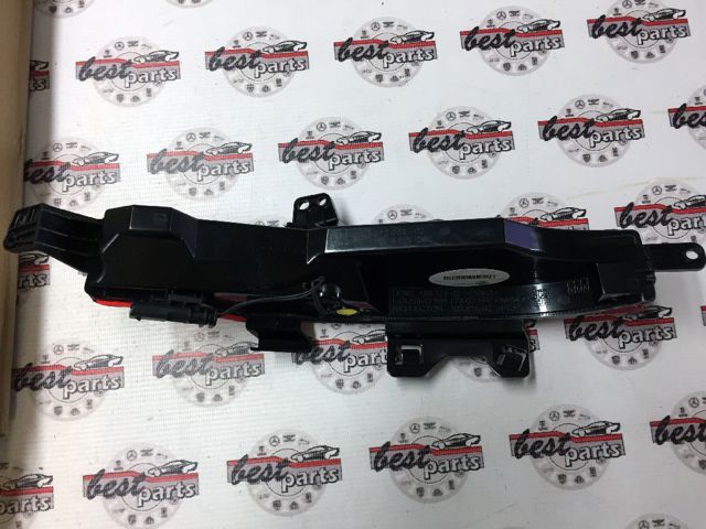 Do koszyka LR060910 Land Rover Przednia lampa przeciwmgielna tylna prawa