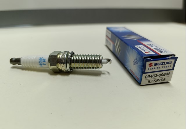 Świeca zapłonowa 0948200642000 Suzuki