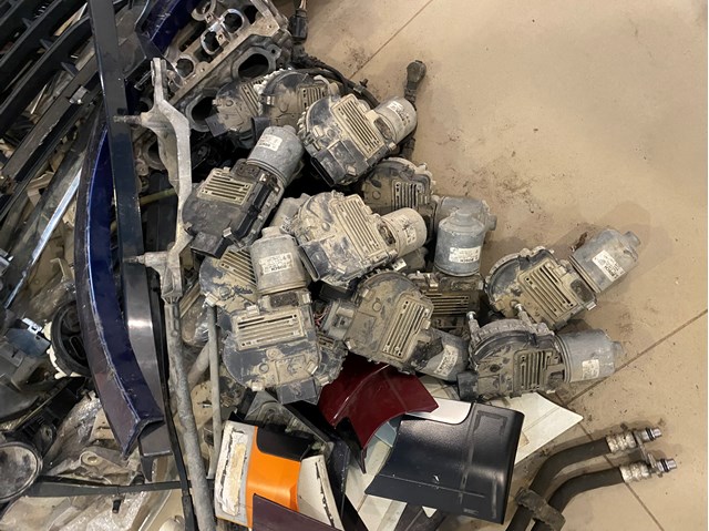 Silniczek wycieraczki szyby przedniej Porsche Cayenne SUV (955) (2002 - 2010) cena, od 442,38 USD