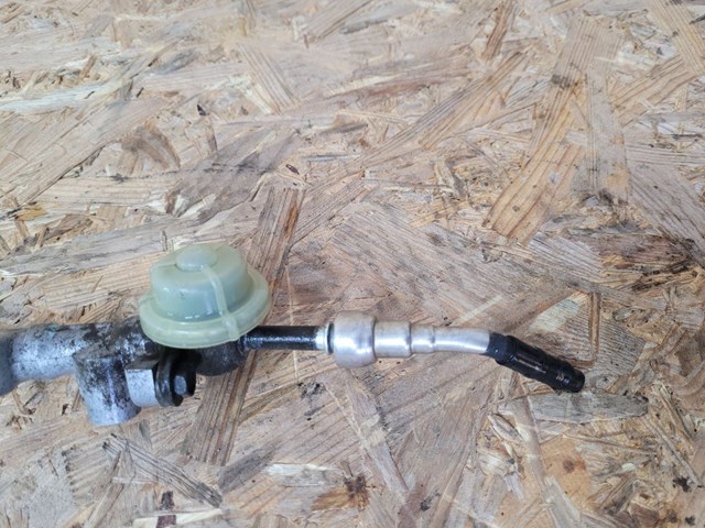 Regulator ciśnienia paliwa w listwie paliwowej Toyota 2327028052