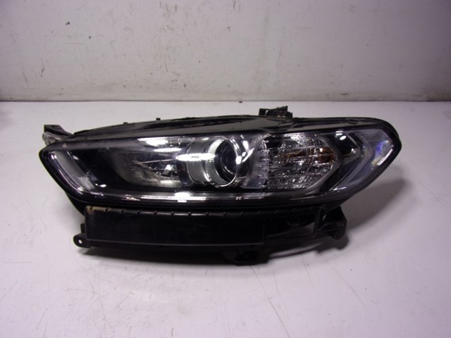 2001023 Ford Reflektor lewy