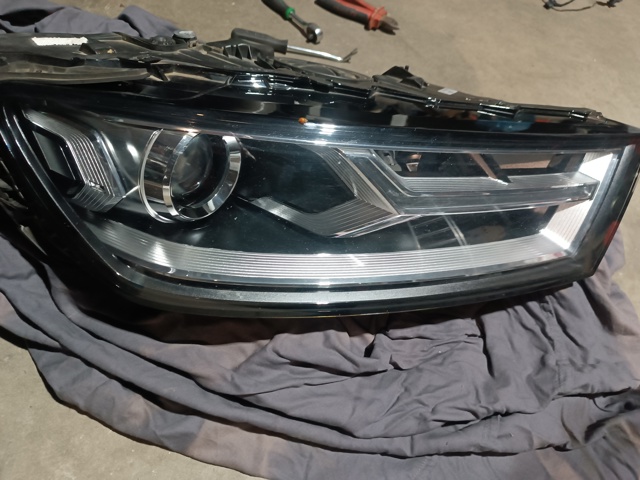 4M0941006B VAG Reflektor prawy