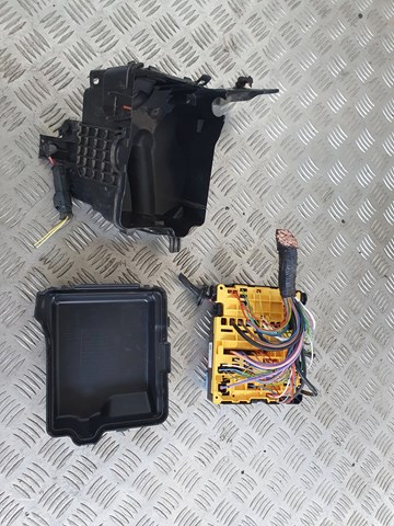 Skrzynka bezpieczników Peugeot/Citroen 1613163380 cena, od 33,72 USD