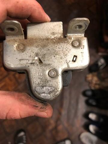 Do koszyka Zamek klapy bagażnika (3/5 drzwi tylnych) Opel Vectra B 36