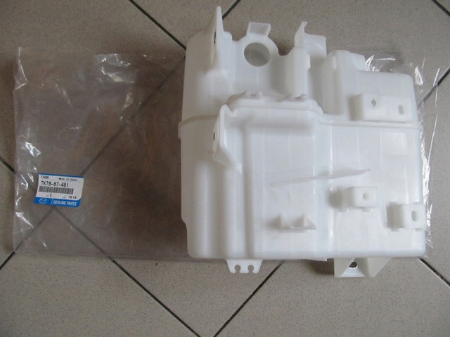 Zbiorniczek spryskiwacza szyb TK7867481 Mazda