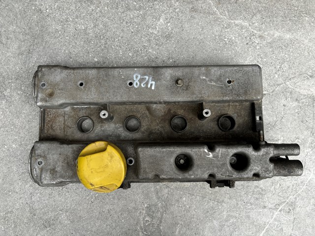 Pokrywa zaworowa General Motors 90470439 cena, od 74,94 USD