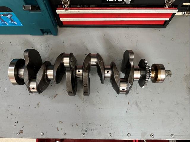 Do koszyka 11212212762 BMW Wał korbowy silnika