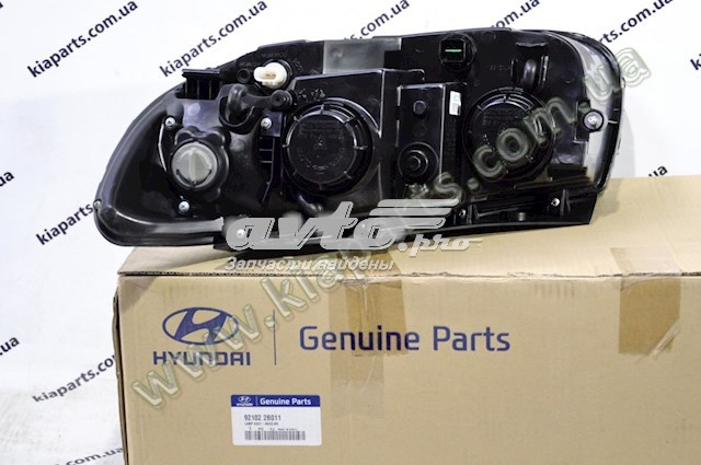 921022B011 Hyundai/Kia Reflektor prawy