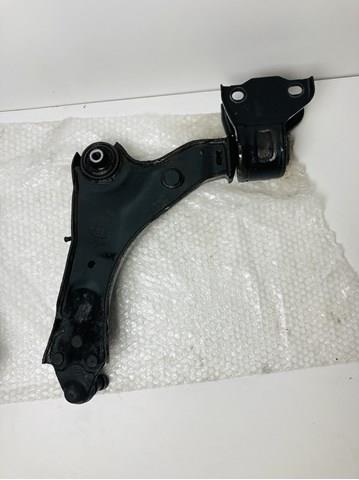LR086107 Land Rover Wahacz zawieszenia przedniego dolny prawy