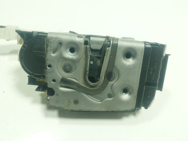 Zamek drzwi przednich prawych Mercedes A9077200300 cena, od 105,56 USD