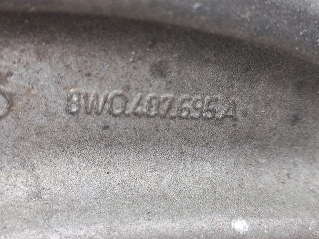 8W0407695A VAG Wahacz zawieszenia przedniego dolny lewy