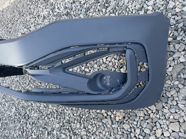 Zderzak przedni VAG 561807221JGRU