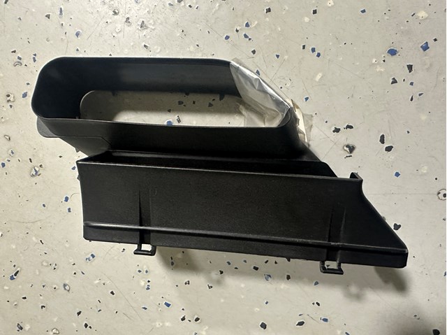 Do koszyka 1K0805962B9B9 VAG Wlot powietrza do filtra powietrza