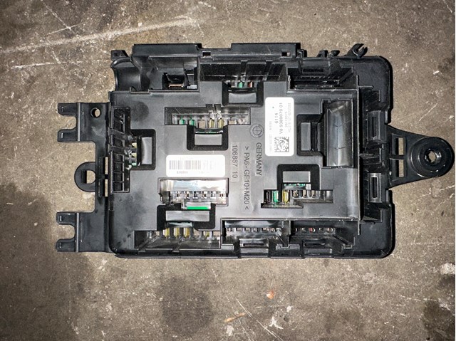 61149389070 BMW Skrzynka bezpieczników