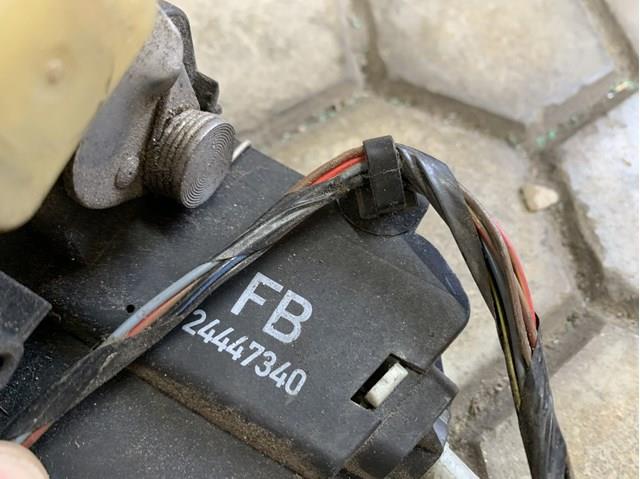 Zamek drzwi przednich lewych Opel Vectra C sedana (2002 - 2008) cena, od 61,63 USD