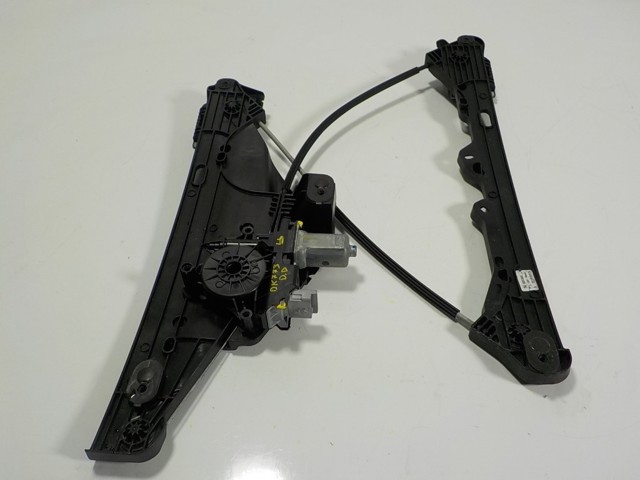 Mechanizm podnoszenia szyby drzwi przednich prawych 9828130680 Opel