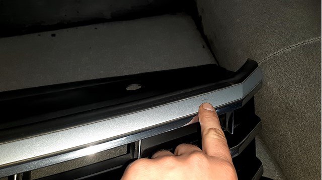 Atrapa chłodnicy VAG 561853651G cena, od 155,05 USD