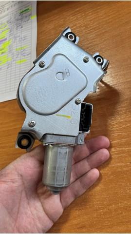  Silniczek wycieraczki tylnej szyby BMW X5 