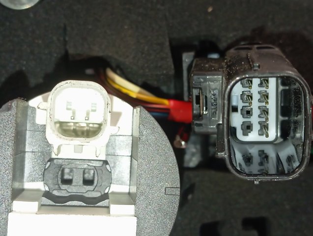 Do koszyka 815900DB70 Toyota Lampa zespolona tylna lewa wewnętrzna