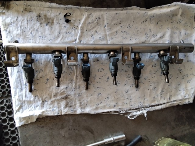 Wtryskiwacz paliwa VAG 022906031J