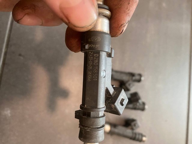 Wtryskiwacz paliwa Opel 0280158501