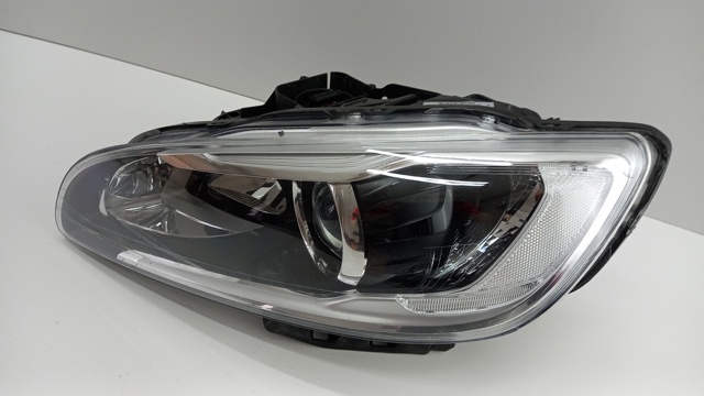 31698818 Volvo Reflektor lewy