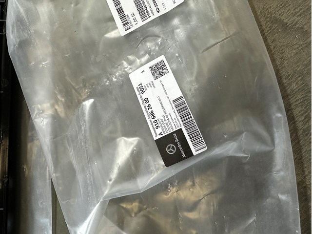 Do koszyka A91068626009051 Mercedes Tapicerka tylnego panelu bagażnika