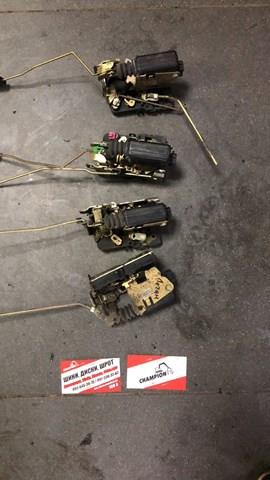 Do koszyka 8200928465 Renault (RVI) Zamek drzwi przednich lewych