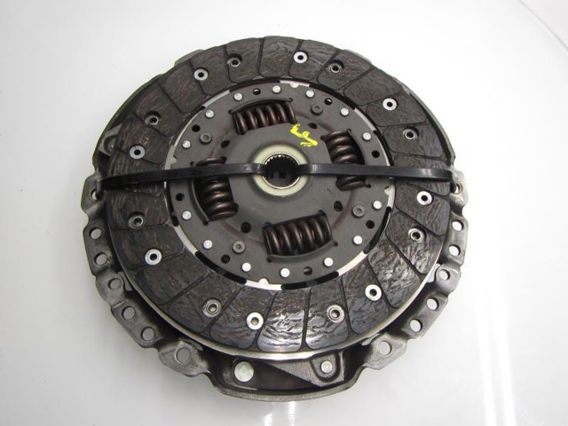 Zestaw sprzęgła (3 części) Renault (RVI) 301012572R cena, od 134,42 USD