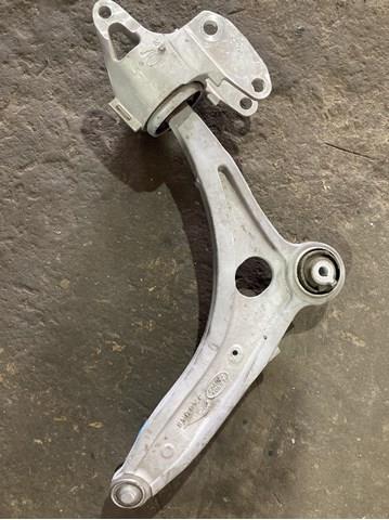 Wahacz zawieszenia przedniego dolny prawy LR133589 Land Rover