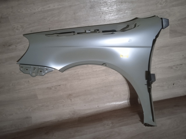 Błotnik przedni prawy Signeda PVW10042AR cena, od 63,14 USD