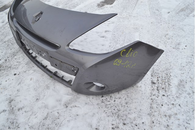 Zderzak przedni 8200799930 Renault (RVI)