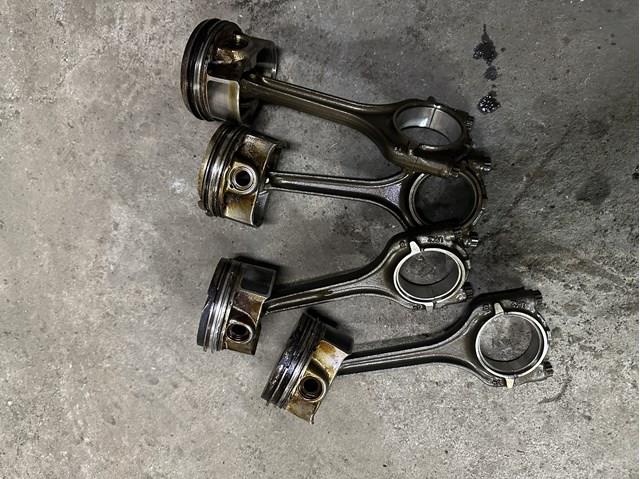 04E107065BC VAG Tłok, komplet do jednego cylindru, STD