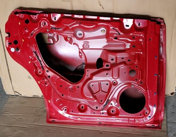  Drzwi tylne prawe Mazda 323 