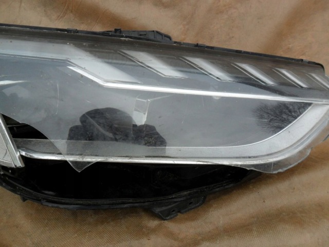 8W0941035 VAG Reflektor lewy