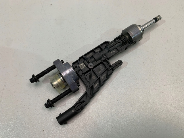 Wtryskiwacz paliwa BMW 8656548 cena, od 108,96 USD