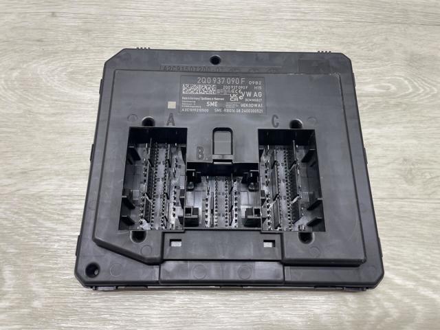 Blok komfortu VAG 2Q0937090F cena, od 224,74 USD