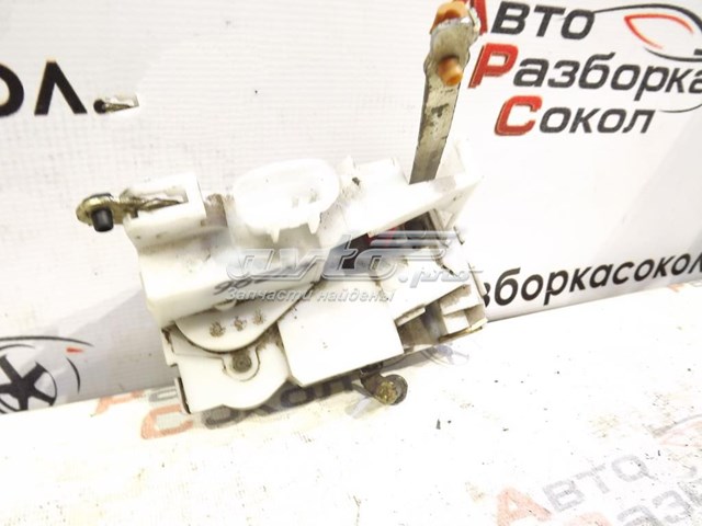 Do koszyka Zamek drzwi tylnych lewych Toyota Avensis I T22