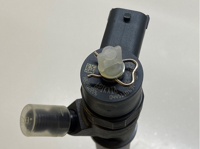 Wtryskiwacz paliwa 166091245R Nissan/Infiniti