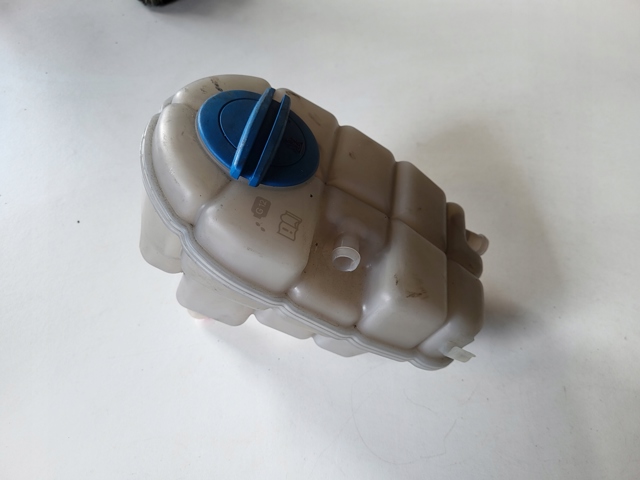 Do koszyka 4G0121403R VAG Zbiorniczek wyrównawczy układu chłodzenia