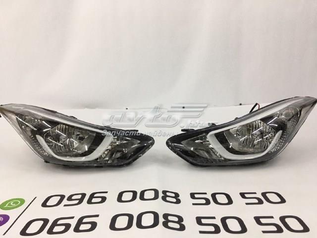 Reflektor lewy 921013X210 Hyundai/Kia