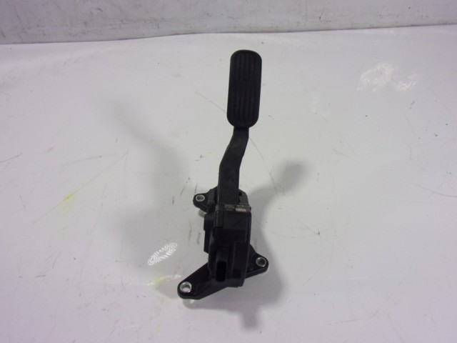  Pedał przyspieszenia (gazu) Toyota Yaris 