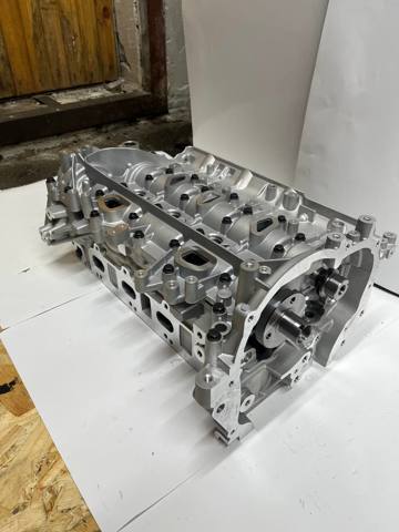 Głowica cylindrów Mercedes A6990101800 cena, od 907,54 USD