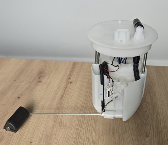 Moduł pompy paliwowej z czujnikiem poziomu paliwa Mazda 6 