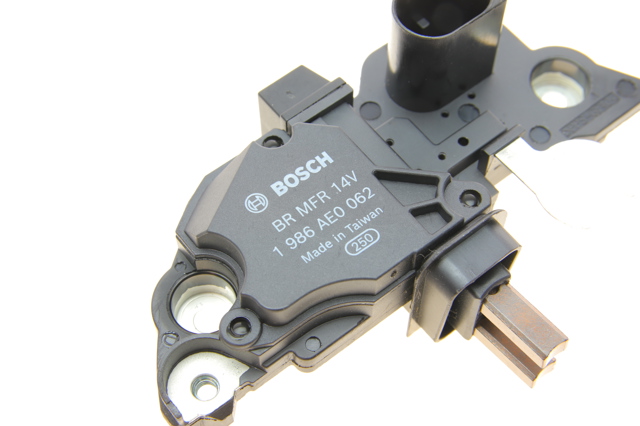 Regulator alternatora (przekaźnik ładowania) Bosch 1986AE0062 cena, od 39,85 USD